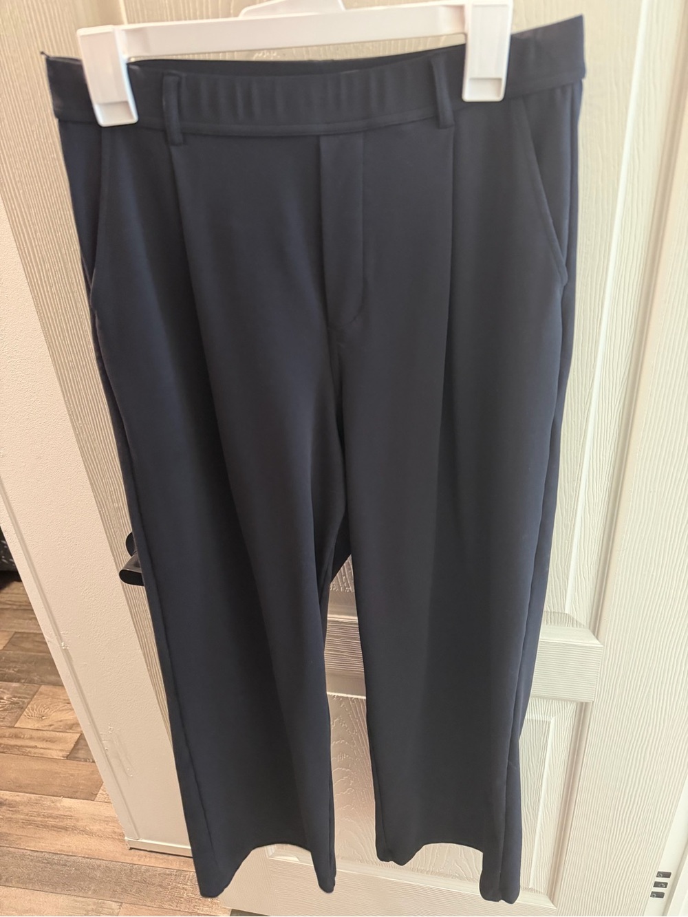 Halara Flex™ DayStretch High
Waisted Pocket Straight Leg Work